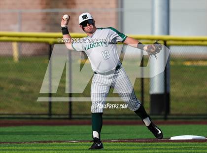 Thumbnail 2 in Edgewood vs. Scurry-Rosser (UIL 3A Area Playoff) photogallery.