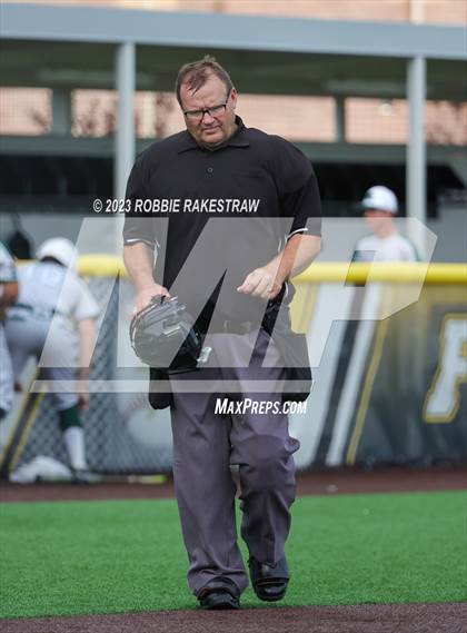 Thumbnail 3 in Edgewood vs. Scurry-Rosser (UIL 3A Area Playoff) photogallery.