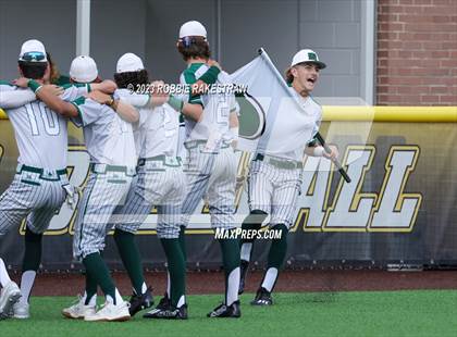 Thumbnail 1 in Edgewood vs. Scurry-Rosser (UIL 3A Area Playoff) photogallery.