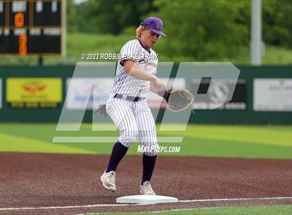 Thumbnail 2 in Edgewood vs. Scurry-Rosser (UIL 3A Area Playoff) photogallery.