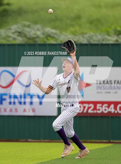 Thumbnail 3 in Edgewood vs. Scurry-Rosser (UIL 3A Area Playoff) photogallery.