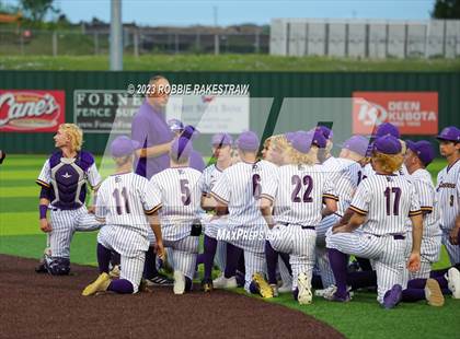 Thumbnail 3 in Edgewood vs. Scurry-Rosser (UIL 3A Area Playoff) photogallery.