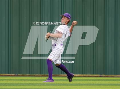 Thumbnail 1 in Edgewood vs. Scurry-Rosser (UIL 3A Area Playoff) photogallery.