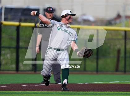 Thumbnail 3 in Edgewood vs. Scurry-Rosser (UIL 3A Area Playoff) photogallery.