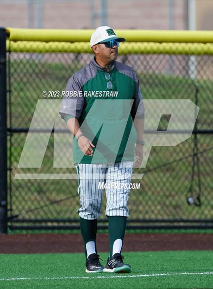 Thumbnail 1 in Edgewood vs. Scurry-Rosser (UIL 3A Area Playoff) photogallery.