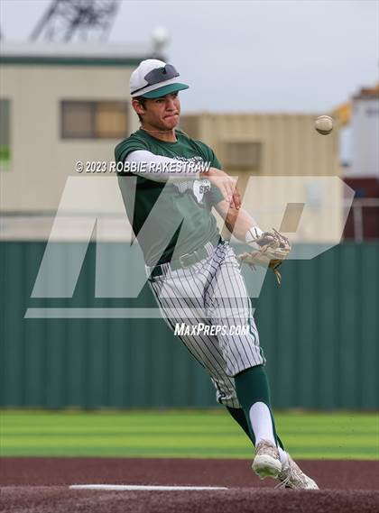 Thumbnail 3 in Edgewood vs. Scurry-Rosser (UIL 3A Area Playoff) photogallery.