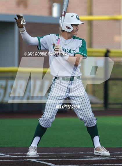 Thumbnail 3 in Edgewood vs. Scurry-Rosser (UIL 3A Area Playoff) photogallery.