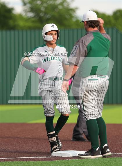 Thumbnail 3 in Edgewood vs. Scurry-Rosser (UIL 3A Area Playoff) photogallery.
