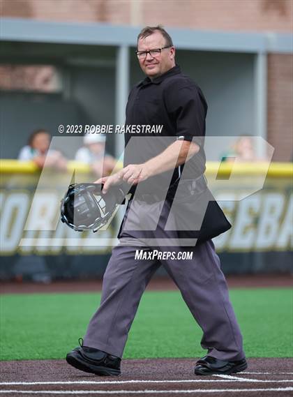 Thumbnail 3 in Edgewood vs. Scurry-Rosser (UIL 3A Area Playoff) photogallery.