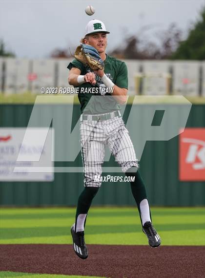 Thumbnail 3 in Edgewood vs. Scurry-Rosser (UIL 3A Area Playoff) photogallery.