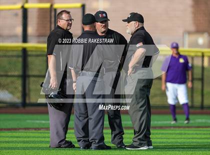 Thumbnail 2 in Edgewood vs. Scurry-Rosser (UIL 3A Area Playoff) photogallery.