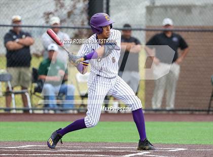 Thumbnail 2 in Edgewood vs. Scurry-Rosser (UIL 3A Area Playoff) photogallery.