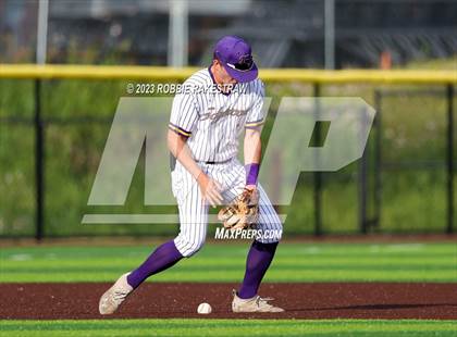 Thumbnail 1 in Edgewood vs. Scurry-Rosser (UIL 3A Area Playoff) photogallery.