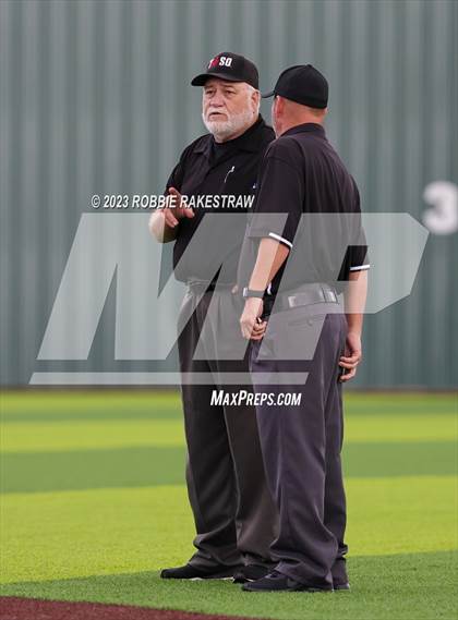 Thumbnail 2 in Edgewood vs. Scurry-Rosser (UIL 3A Area Playoff) photogallery.
