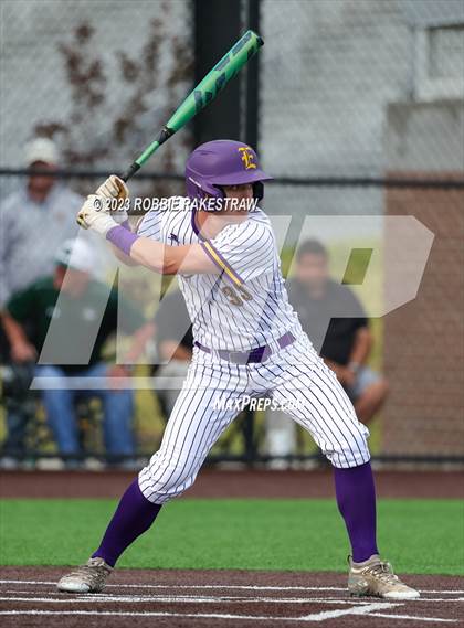 Thumbnail 3 in Edgewood vs. Scurry-Rosser (UIL 3A Area Playoff) photogallery.