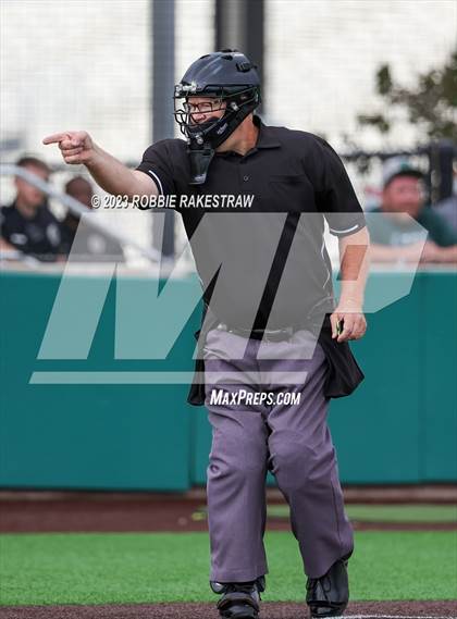 Thumbnail 3 in Edgewood vs. Scurry-Rosser (UIL 3A Area Playoff) photogallery.
