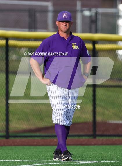 Thumbnail 1 in Edgewood vs. Scurry-Rosser (UIL 3A Area Playoff) photogallery.