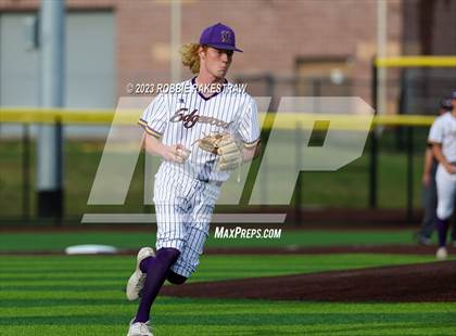 Thumbnail 3 in Edgewood vs. Scurry-Rosser (UIL 3A Area Playoff) photogallery.
