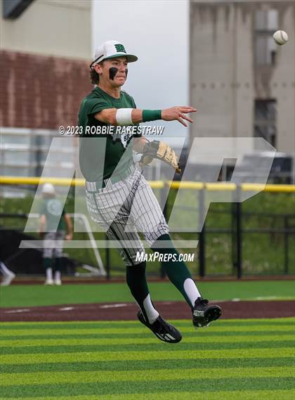 Thumbnail 1 in Edgewood vs. Scurry-Rosser (UIL 3A Area Playoff) photogallery.