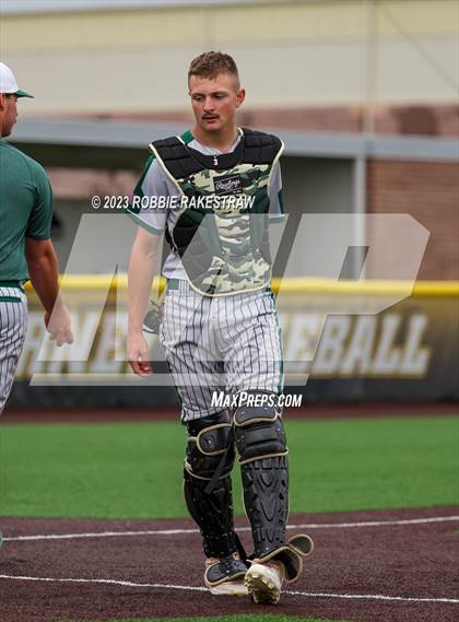 Thumbnail 2 in Edgewood vs. Scurry-Rosser (UIL 3A Area Playoff) photogallery.