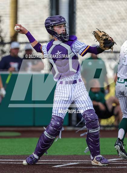 Thumbnail 2 in Edgewood vs. Scurry-Rosser (UIL 3A Area Playoff) photogallery.