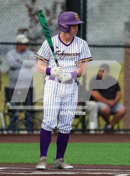 Thumbnail 2 in Edgewood vs. Scurry-Rosser (UIL 3A Area Playoff) photogallery.