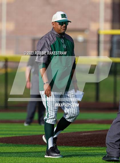Thumbnail 1 in Edgewood vs. Scurry-Rosser (UIL 3A Area Playoff) photogallery.