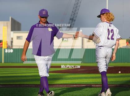 Thumbnail 3 in Edgewood vs. Scurry-Rosser (UIL 3A Area Playoff) photogallery.