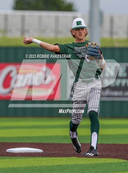 Thumbnail 3 in Edgewood vs. Scurry-Rosser (UIL 3A Area Playoff) photogallery.