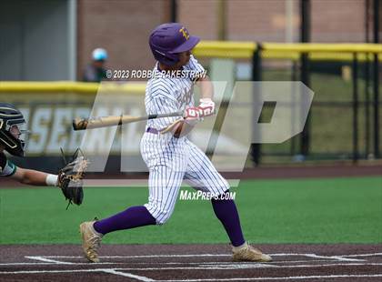 Thumbnail 2 in Edgewood vs. Scurry-Rosser (UIL 3A Area Playoff) photogallery.