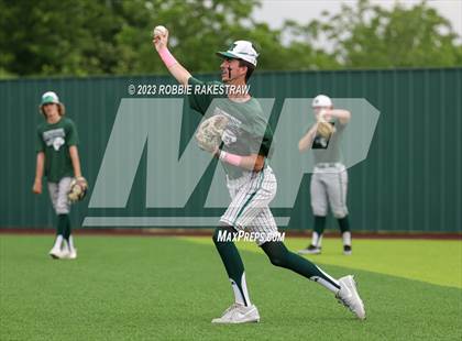 Thumbnail 2 in Edgewood vs. Scurry-Rosser (UIL 3A Area Playoff) photogallery.
