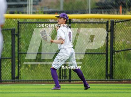 Thumbnail 3 in Edgewood vs. Scurry-Rosser (UIL 3A Area Playoff) photogallery.