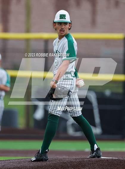 Thumbnail 1 in Edgewood vs. Scurry-Rosser (UIL 3A Area Playoff) photogallery.