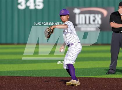 Thumbnail 2 in Edgewood vs. Scurry-Rosser (UIL 3A Area Playoff) photogallery.