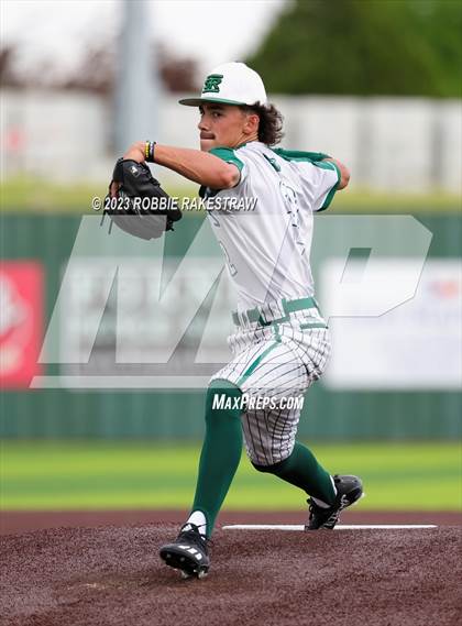 Thumbnail 1 in Edgewood vs. Scurry-Rosser (UIL 3A Area Playoff) photogallery.