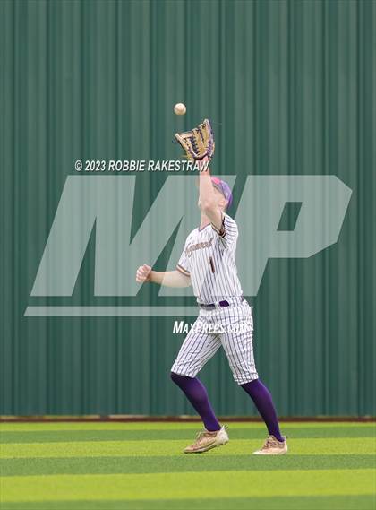 Thumbnail 3 in Edgewood vs. Scurry-Rosser (UIL 3A Area Playoff) photogallery.