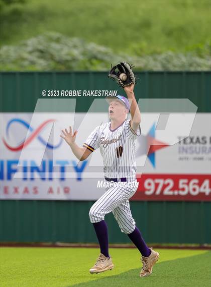 Thumbnail 1 in Edgewood vs. Scurry-Rosser (UIL 3A Area Playoff) photogallery.