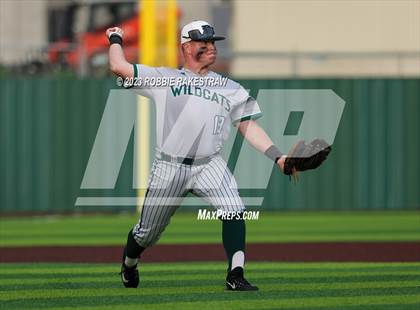 Thumbnail 1 in Edgewood vs. Scurry-Rosser (UIL 3A Area Playoff) photogallery.