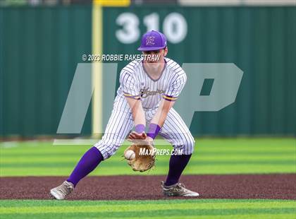Thumbnail 3 in Edgewood vs. Scurry-Rosser (UIL 3A Area Playoff) photogallery.