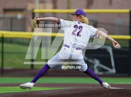 Thumbnail 1 in Edgewood vs. Scurry-Rosser (UIL 3A Area Playoff) photogallery.