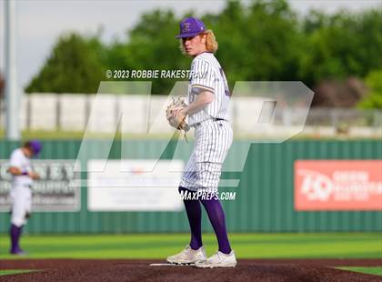 Thumbnail 2 in Edgewood vs. Scurry-Rosser (UIL 3A Area Playoff) photogallery.