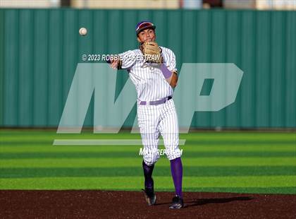 Thumbnail 3 in Edgewood vs. Scurry-Rosser (UIL 3A Area Playoff) photogallery.
