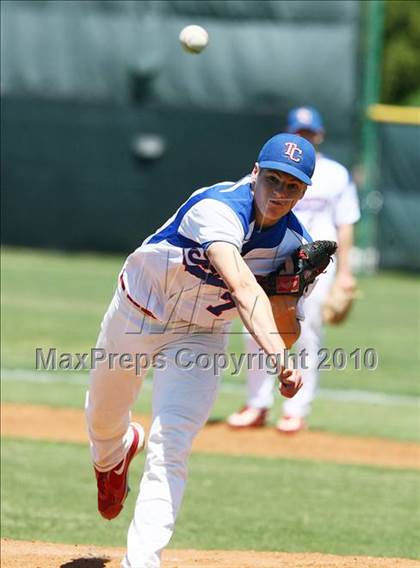 Thumbnail 1 in Cathedral vs Trinity Christian (TAPPS 5A Regional Playoffs) photogallery.