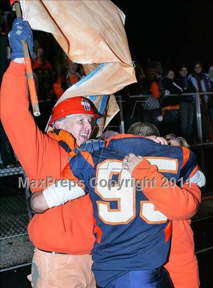 Thumbnail 2 in Metamora vs. Rochester (IHSA Class 4A Semifinal) photogallery.