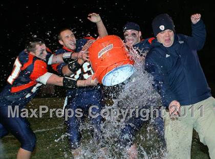 Thumbnail 2 in Metamora vs. Rochester (IHSA Class 4A Semifinal) photogallery.