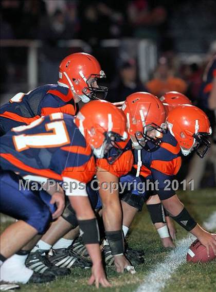 Thumbnail 3 in Metamora vs. Rochester (IHSA Class 4A Semifinal) photogallery.