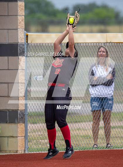 Thumbnail 1 in Harlingen South vs. Victoria East (UIL Softball 5A Region 4 Area - Game 2) photogallery.