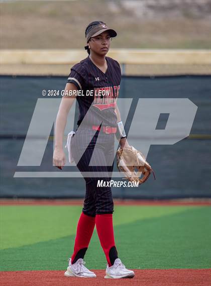 Thumbnail 2 in Harlingen South vs. Victoria East (UIL Softball 5A Region 4 Area - Game 2) photogallery.