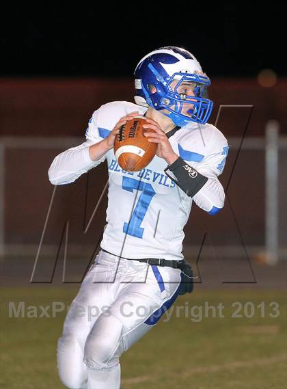 Thumbnail 3 in Sharpsville vs Lakeview (PIAA District 10 Class A Final) photogallery.