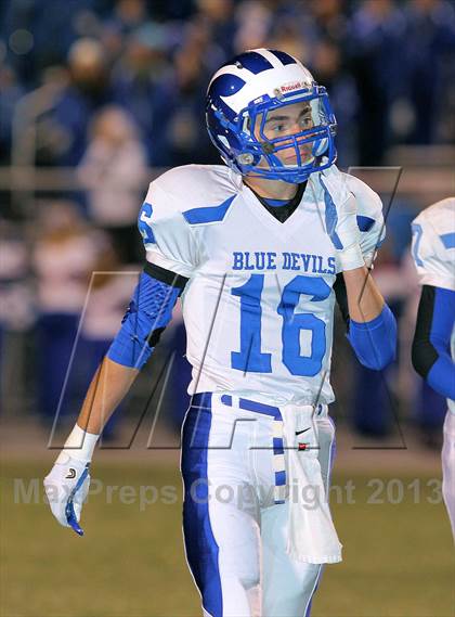 Thumbnail 3 in Sharpsville vs Lakeview (PIAA District 10 Class A Final) photogallery.
